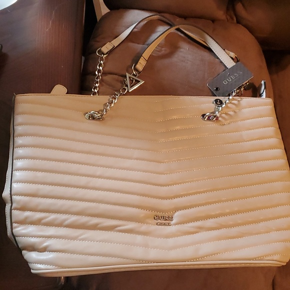 Guess Handbags - Brand New Guess purse